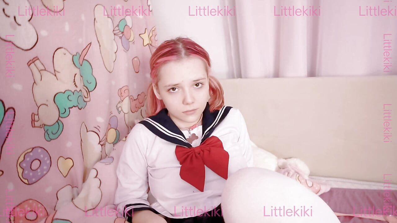 DRSNÝ SEX SE SVÁZANOU NÁCTILETOU ŠKOLAČKOU