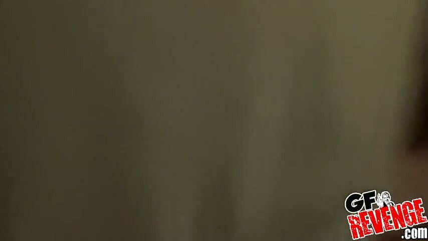 GF leaks - La coquine Tristan Berrimore a détruit Brian en écrasant son contrôle alors qu’elle cède aux demandes de quickie dans la salle de bain