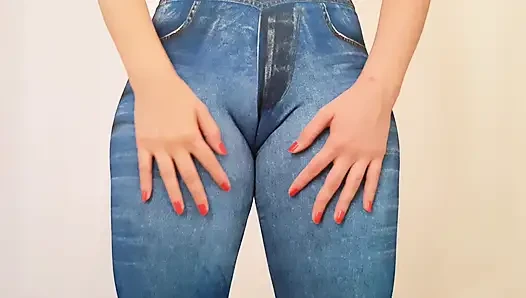 Ateşli kız fitness taytlarını deniyor