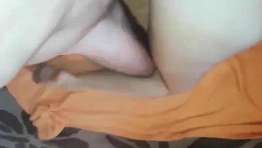 Selena lagi asik main game dan seks sambil bugil