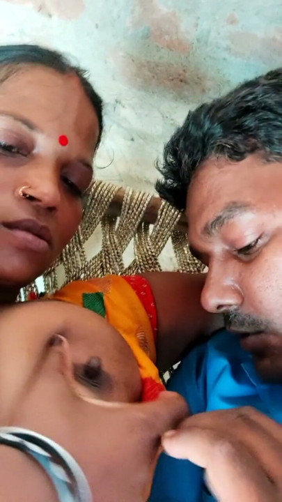 Haut Indian Desi Bhabhi Kissing | Clip 1