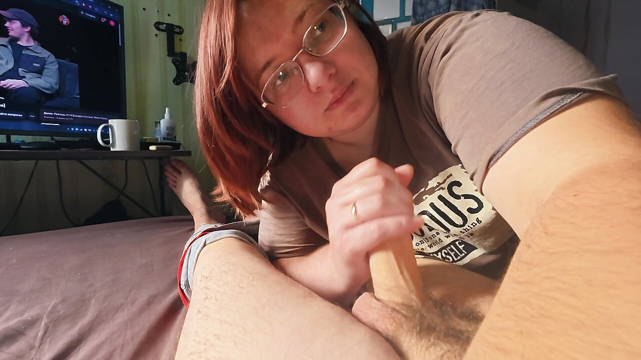 Close Up 4K Amateur Girlfriend Blowjob Curvy Brunette with Glasses Sucks and Strokes Cock