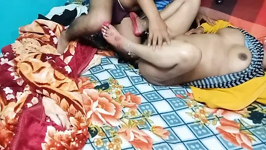 Новая молодая пара занимается романтикой.