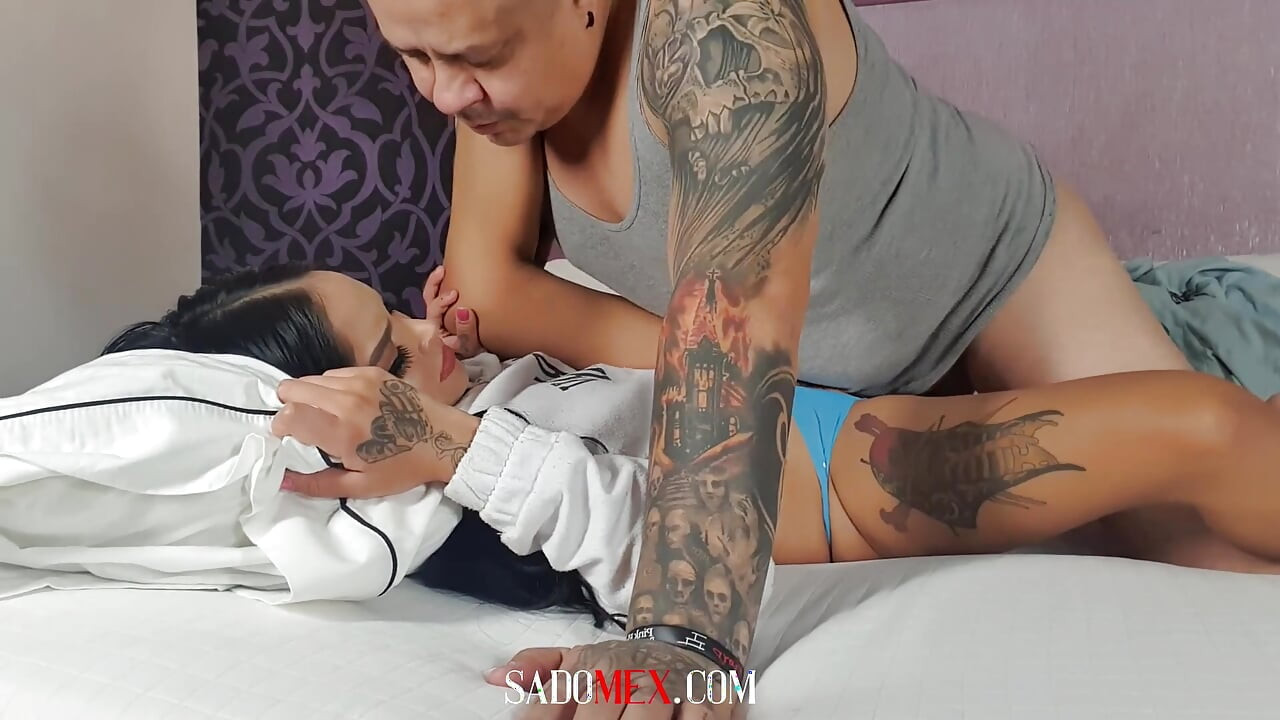 Cea mai bună zi pentru a-mi fute fiica vitregă este când are ciclul Barbara Mont