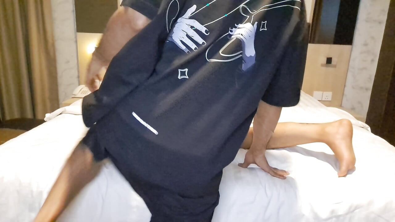 Fodendo com o padrasto no hotel parte 2