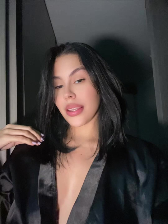 Rosa, femeie latino sexy