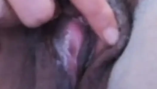 Desi bhabhi apni chut me ungli dal kar pani nikal rahi h...
