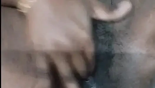 Desi stiefmutter Volle nide pisse fingert und zeigt Milch in titten