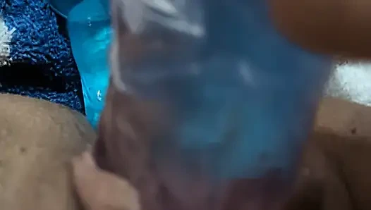 Tante Seksi Lagi Asik Masurbasi Pakai Dildo Baru Solo