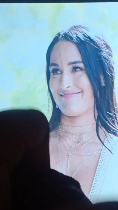 Nikki Bella sperma eerbetoon (op aanvraag)