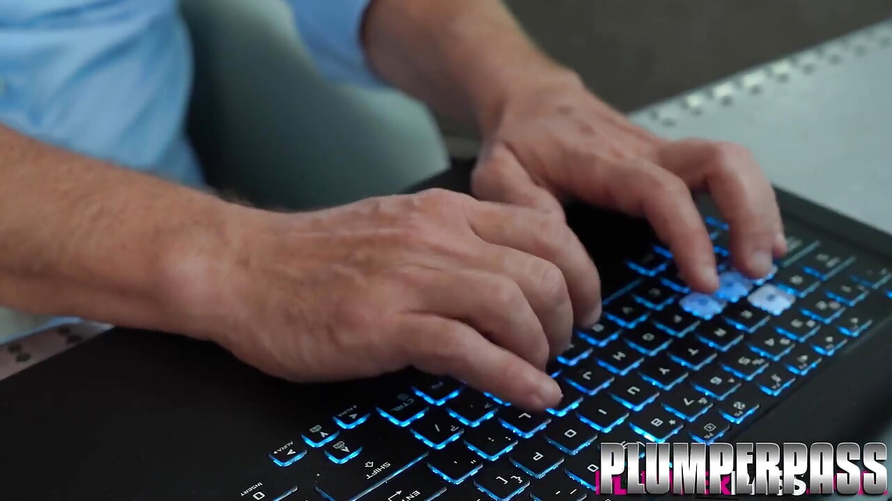 Huge Tit BBW MILF Lady Lynn Gets Bent Over Fucked in Office