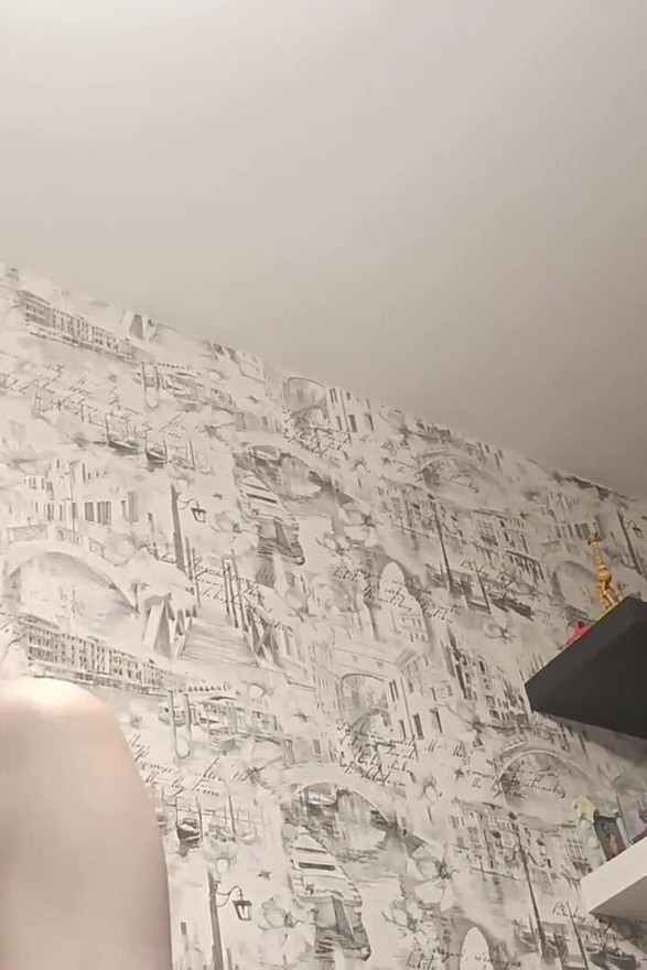 Girl in a Skirt - Cumming on Butt