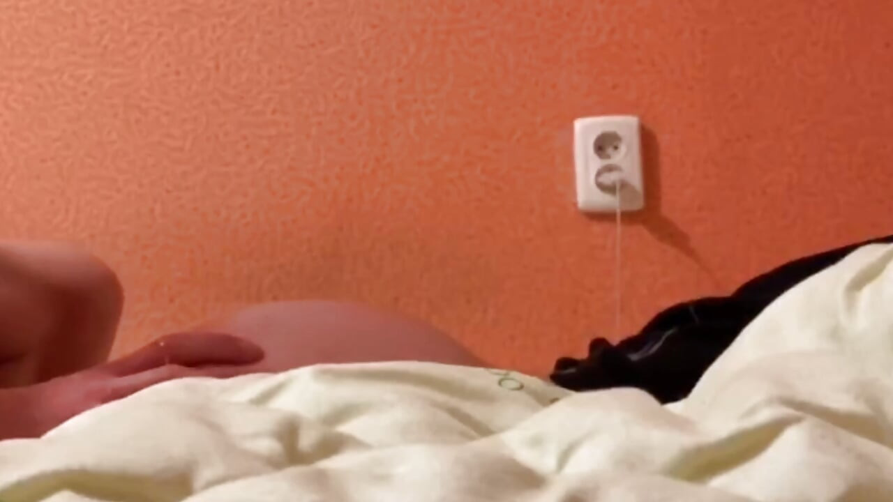 Odamdaki Arkadaşım Her Gece Yurt Odasında Beni Sikiyor