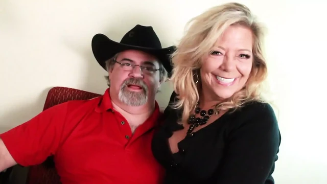 Mature couple wants to swing