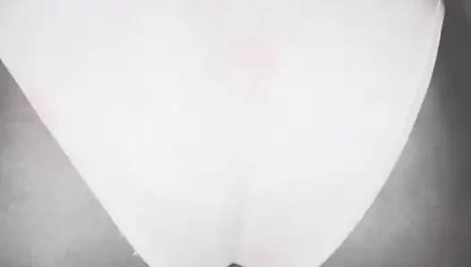 Cewek seksi ini lagi asik ngompol bagian 1!