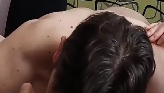 Seks yang luar biasa dan pengalaman menunggangi penis yang intens lainnya