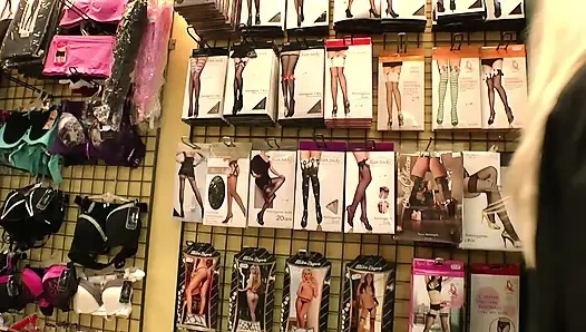 Lara de Santis: Sıcak Sarışın için Sert Çift Penetrasyon