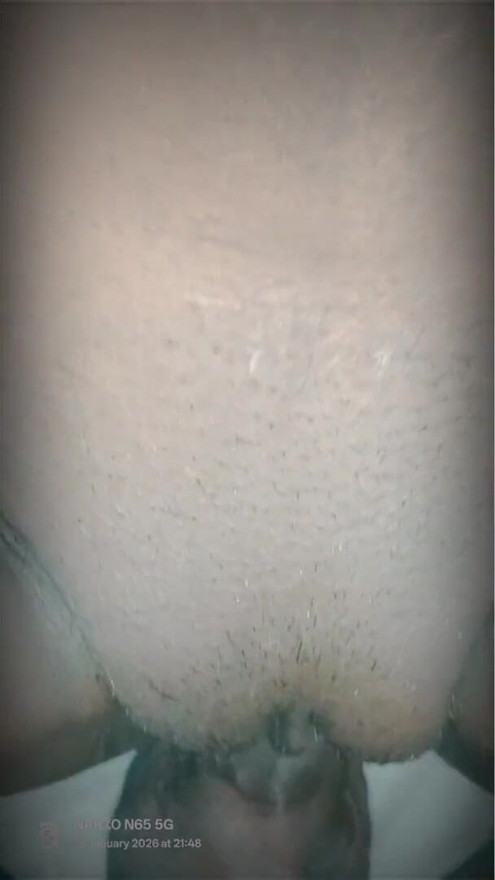 Desi seoska djevojka Uska prvi put xxx video, prekrasna indijska djevojka Uska tvrdi seks video | Isječak 1