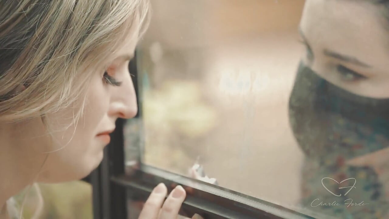 찰리 포드, 아스트리드 러브가 등장하는 분할