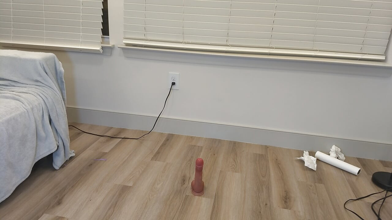 Vibrator dan menunggangi dildo