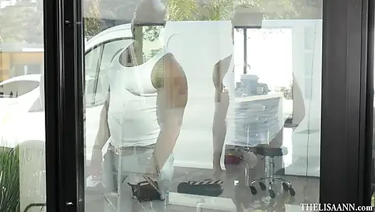 Lisa ann menggoda 2 pria kulit hitam untuk threesome