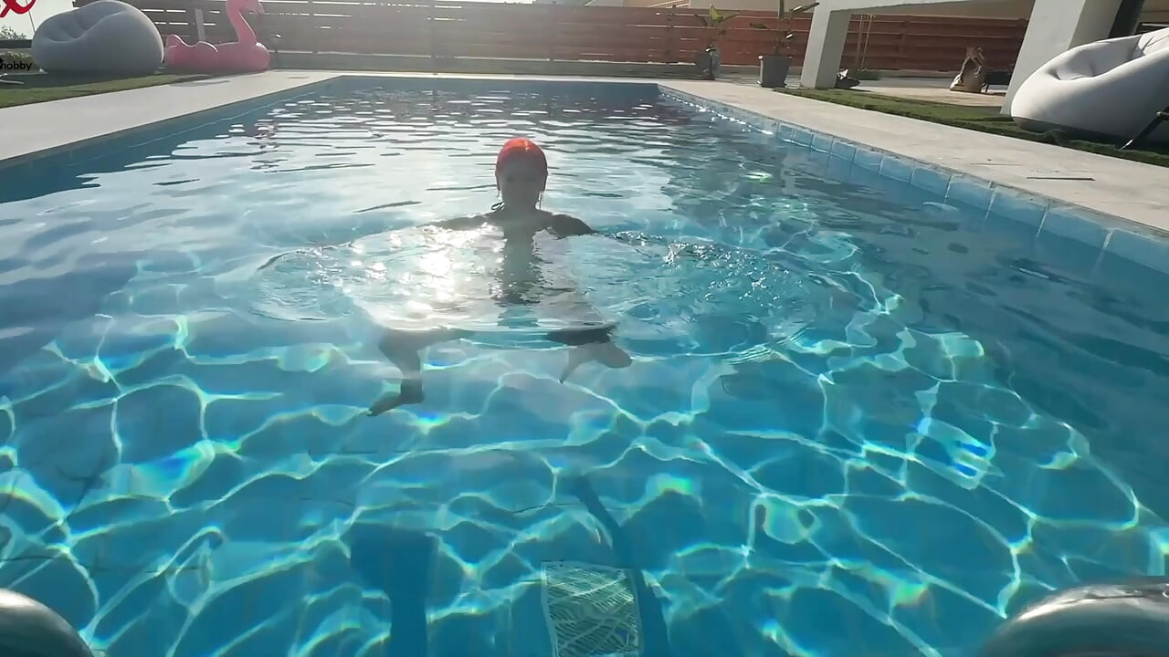 My first AO pool - he even squirts 2 times!
