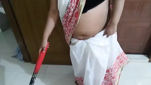 Stiefmutter hart gefickt von stiefsohn beim fegen des hauses