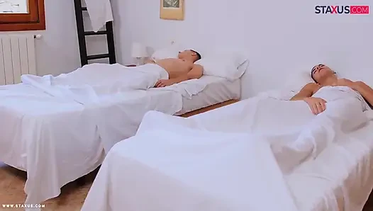 Staxus:: Arkadaşlardan daha fazlası!