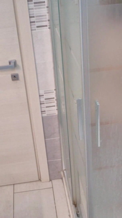 Heet onder de douche en allemaal nat sexy | Clip 1