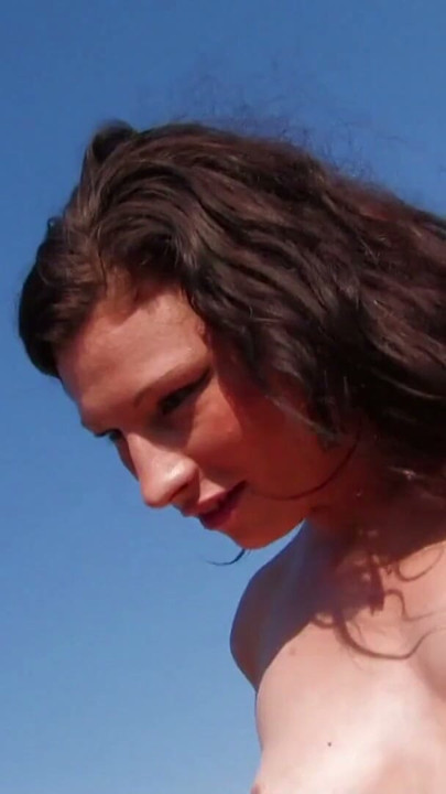 Franzoesische Teen Pussy am Strand aufgegabelt | Clip 1