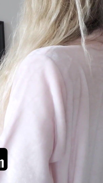 Momento da vedere da "La matrigna bionda Natasha Starr distrae il figliastro dal porno"