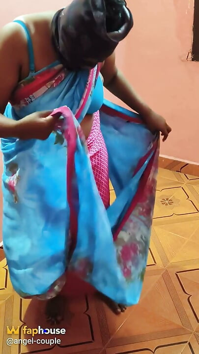 Saree hot ibu tiri gemuk lagi ganti baju