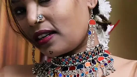 Hintli Asyalı öğretmen müdür öğrenci softcore sert sevişme video threesom