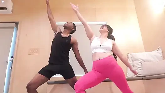 Amateur-ehefrau nimmt BBC während heißer yoga-session