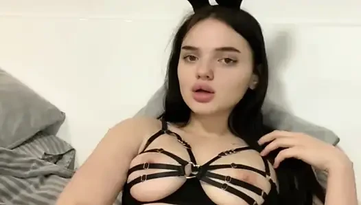 Emilylife.Site я трет свою киску огромным дилдо