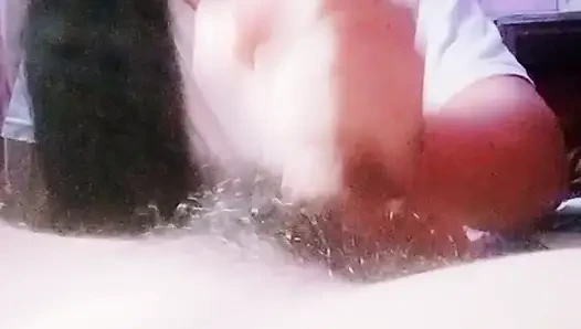 Meine stiefschwester bleibt in meinem zimmer und massiert meinen schwanz nach dem fitnessstudio - ayesha sy