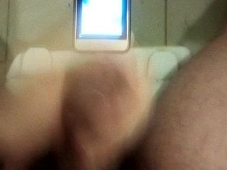 Großes Sperma Wichsen auf Arschfick Video am Telefon