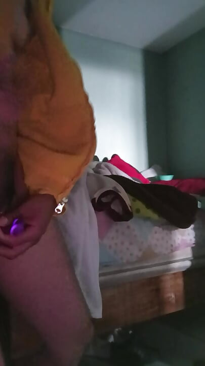 Rich solo masturbation
