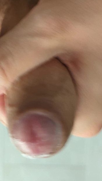 “饥渴男性的脏话说脏话”的标志性时刻，展示他的鸡巴特写并分享他的占主导地位的射精故事”
