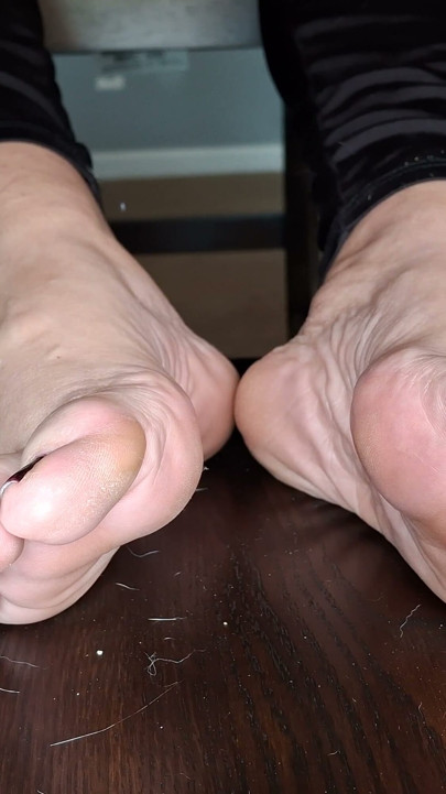 Playing with my girlfriends' feet under the table and removing her socks | Clip 2