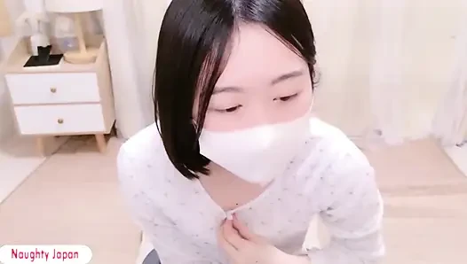 Wanita Lucu Pucat dengan Rambut Tubuh Alami, Pengamatan Diri yang Menyenangkan Ditangkap dalam Momen Intim 2