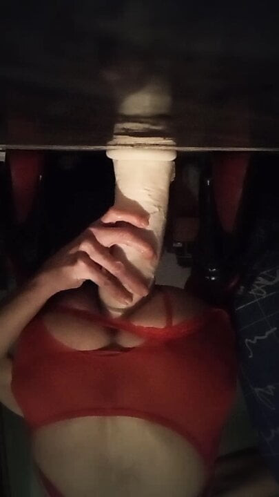 Crossdresser 在 内衣 和 肛门 手淫