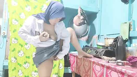 Sister-in-law masturbates before leaving for school