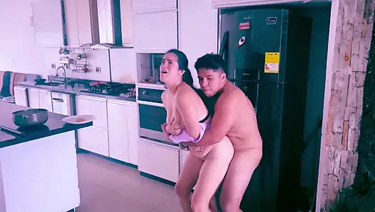 Mein Freund hilft meiner Frau, weil sie ertrinkt