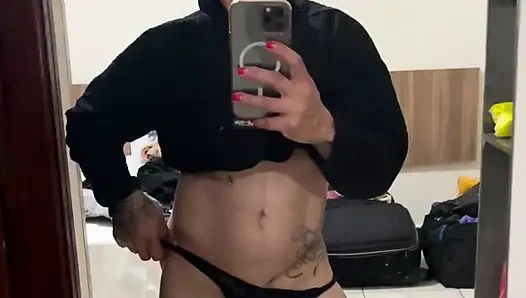 Hol dir eine fitness-mami, die es liebt, nackt zu werden und zu ficken