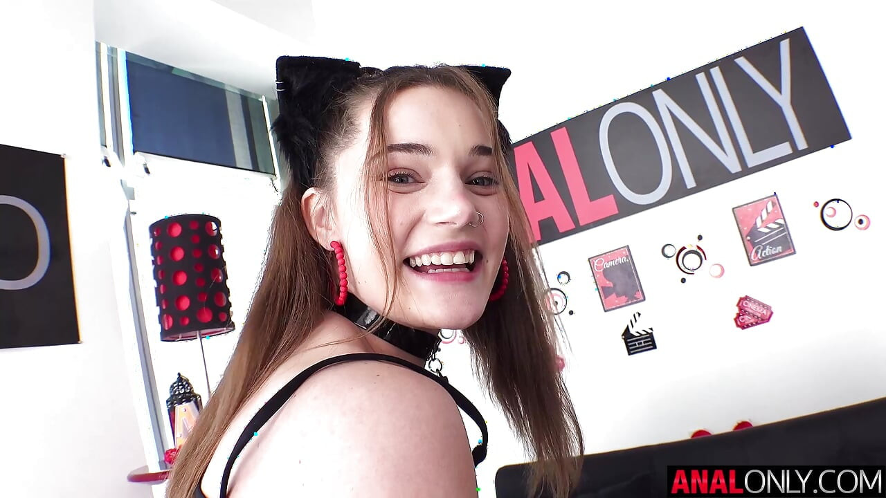 САМО АНАЛ Анално изпробване на Джунипър Рен