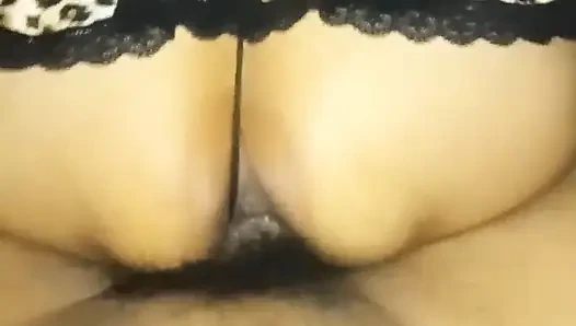 Adik iparku suka banget ngentot kontol besarku, dia goyangannya kayak pelacur