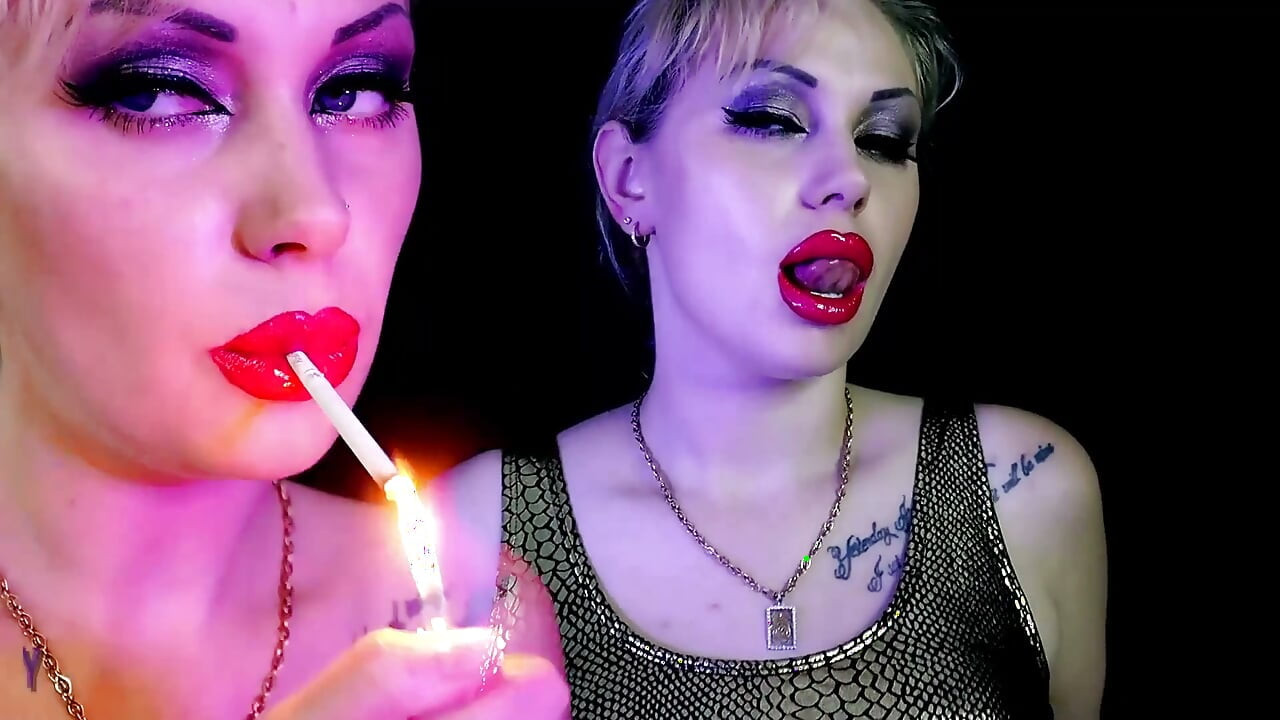 2 pairs of seductive lips - Double power of attraction!