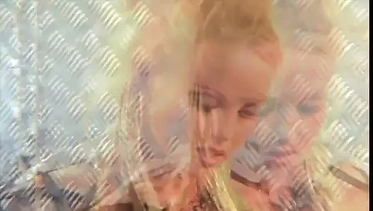 Silvia Saint Gibt Aneta Vergnügen Mit Einem Strap-on.
