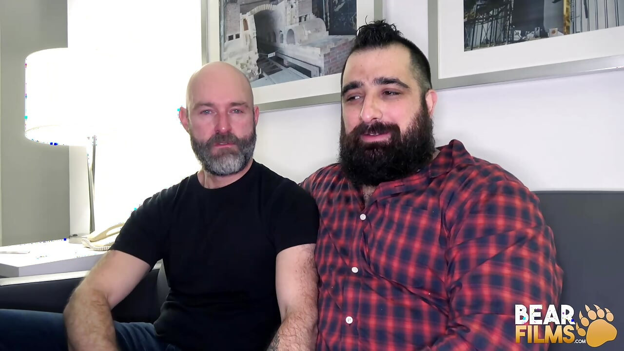 BEARFILMS ריינג'ר חשוף מזיין תחת צמוד עם עקב כחול